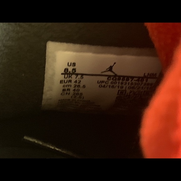 Athletic_Shoes
